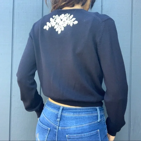 SOLD!!Ann Taylor beaded cardigan Sz M - Picture 4 of 6